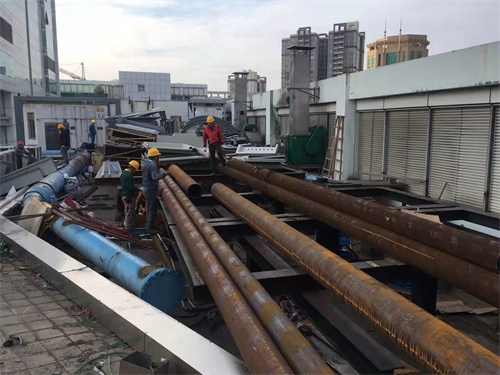 冷卻塔為什么會(huì)冒“白煙”？廣東康明冷卻科技在線為你解答。(成華區(qū)冷卻塔原理)
